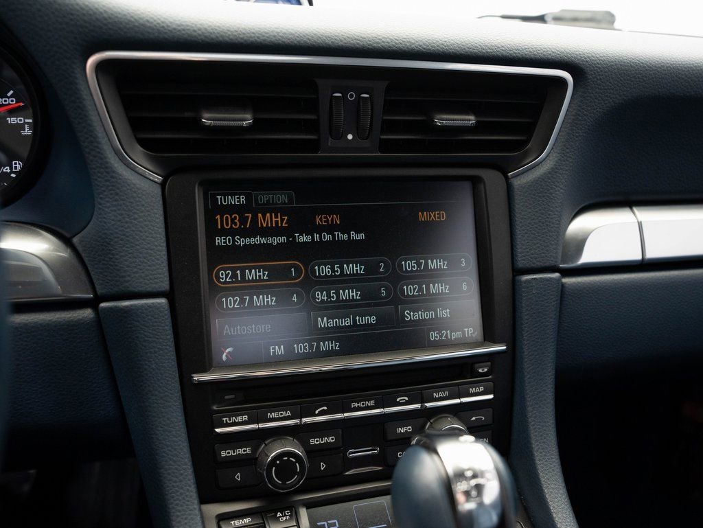 Used 2015 Porsche 911 Carrera image 36