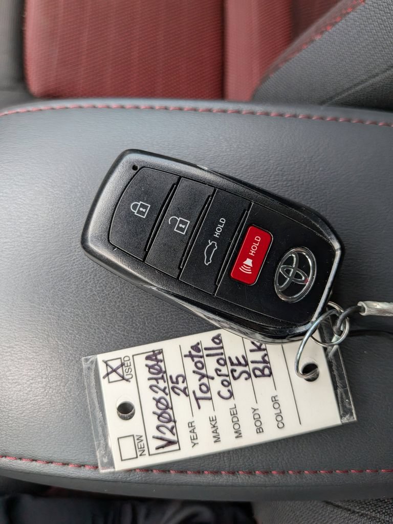 Used 2025 Toyota Corolla SE FWD image 32