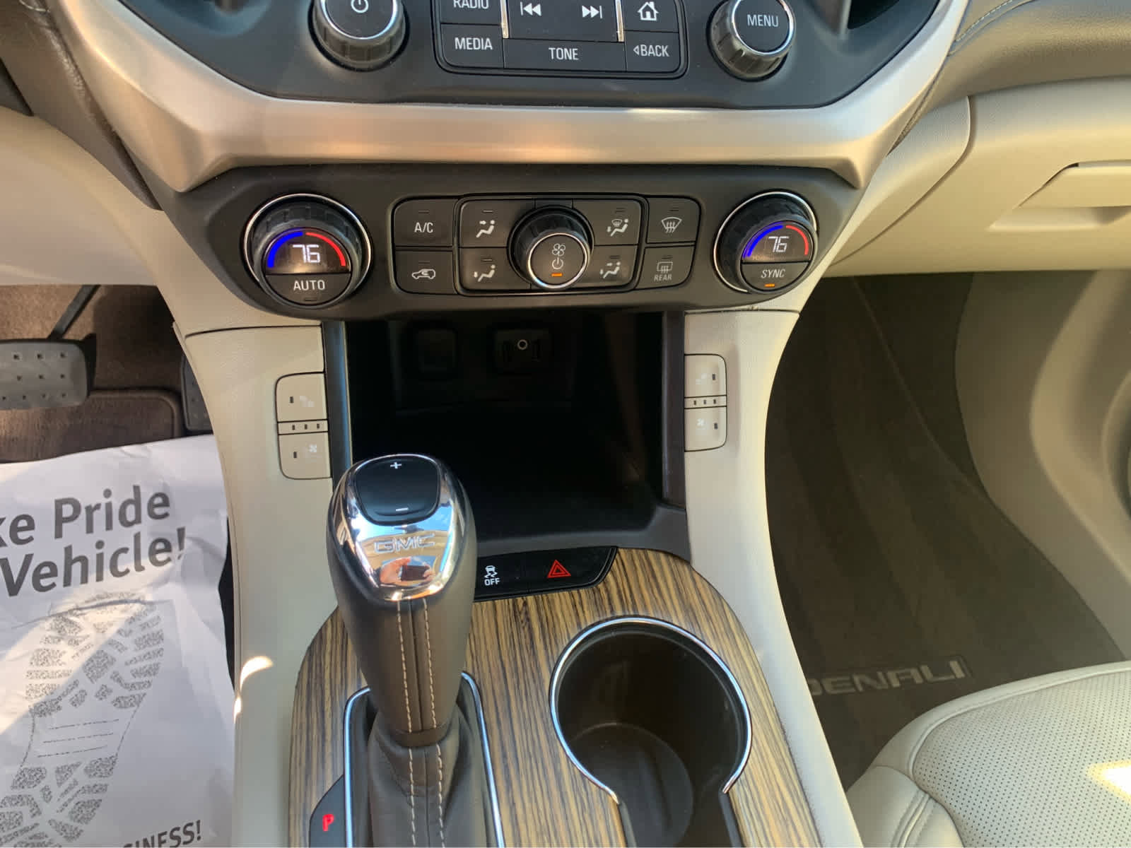 Used 2017 GMC Acadia Denali image 19