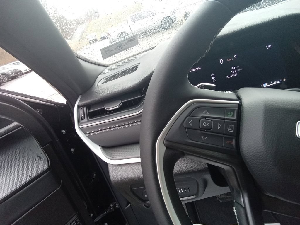 New 2026 Jeep Grand Cherokee Laredo X AWD/4WD image 17