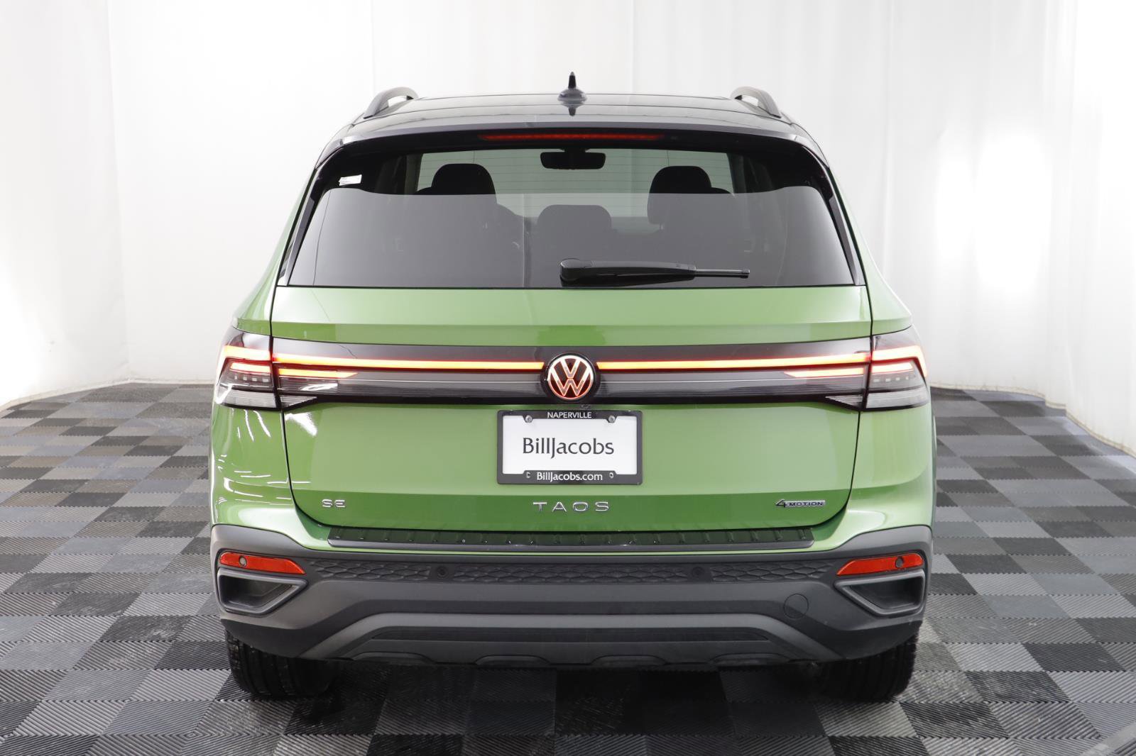 Used 2025 Volkswagen Taos SE image 16