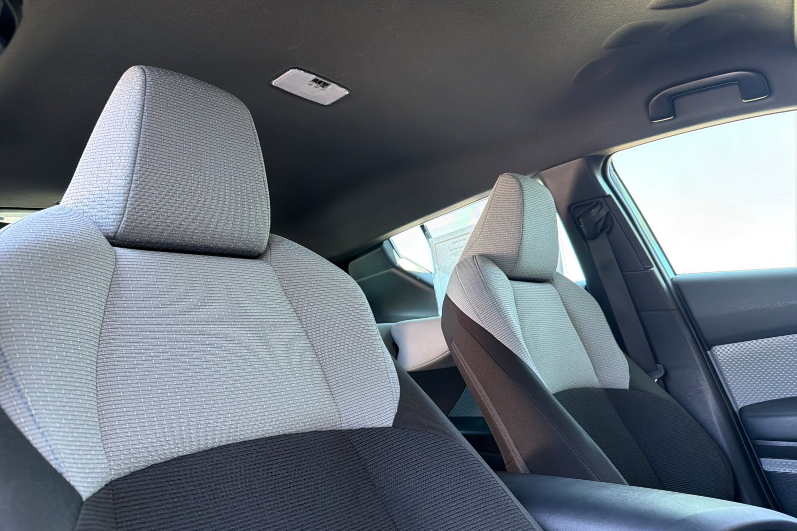 Used 2019 Toyota C-HR XLE FWD image 17