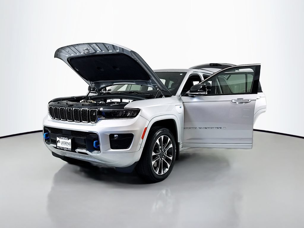 Used 2023 Jeep Grand Cherokee Overland w/ Advanced Protech Group III AWD/4WD image 23