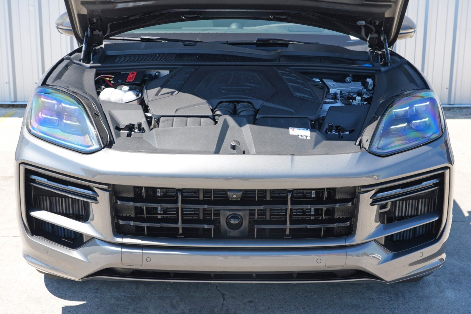 Used 2024 Porsche Cayenne Turbo AWD/4WD image 8