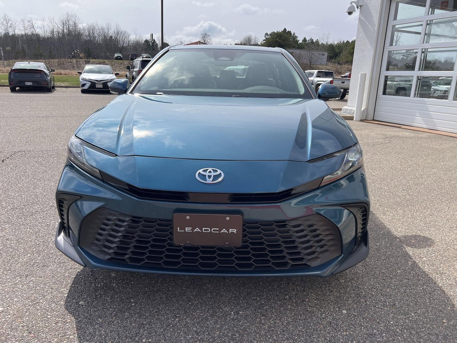 Used 2025 Toyota Camry SE w/ Multimedia Upgrade Package AWD/4WD image 8