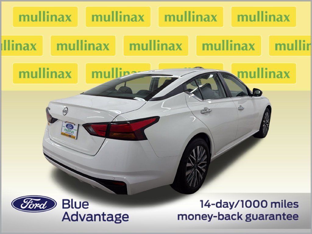 Used 2025 Nissan Altima 2.5 SV FWD image 3