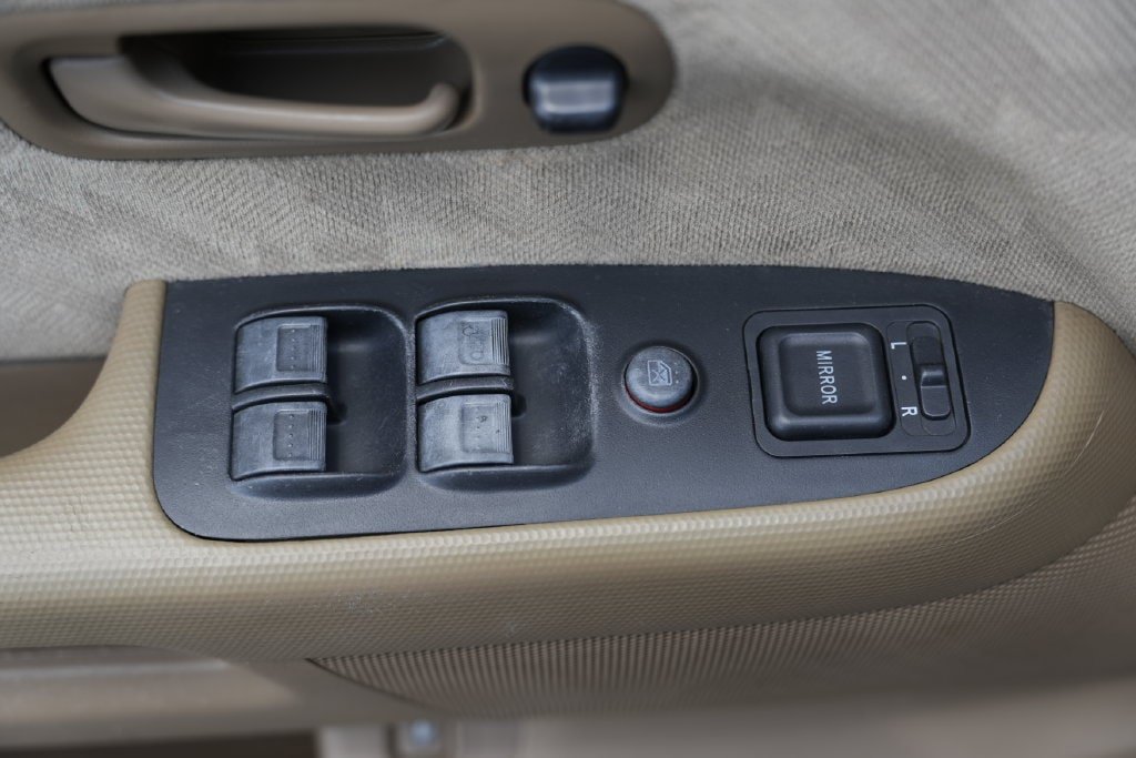 Used 2004 Honda CR-V EX image 19