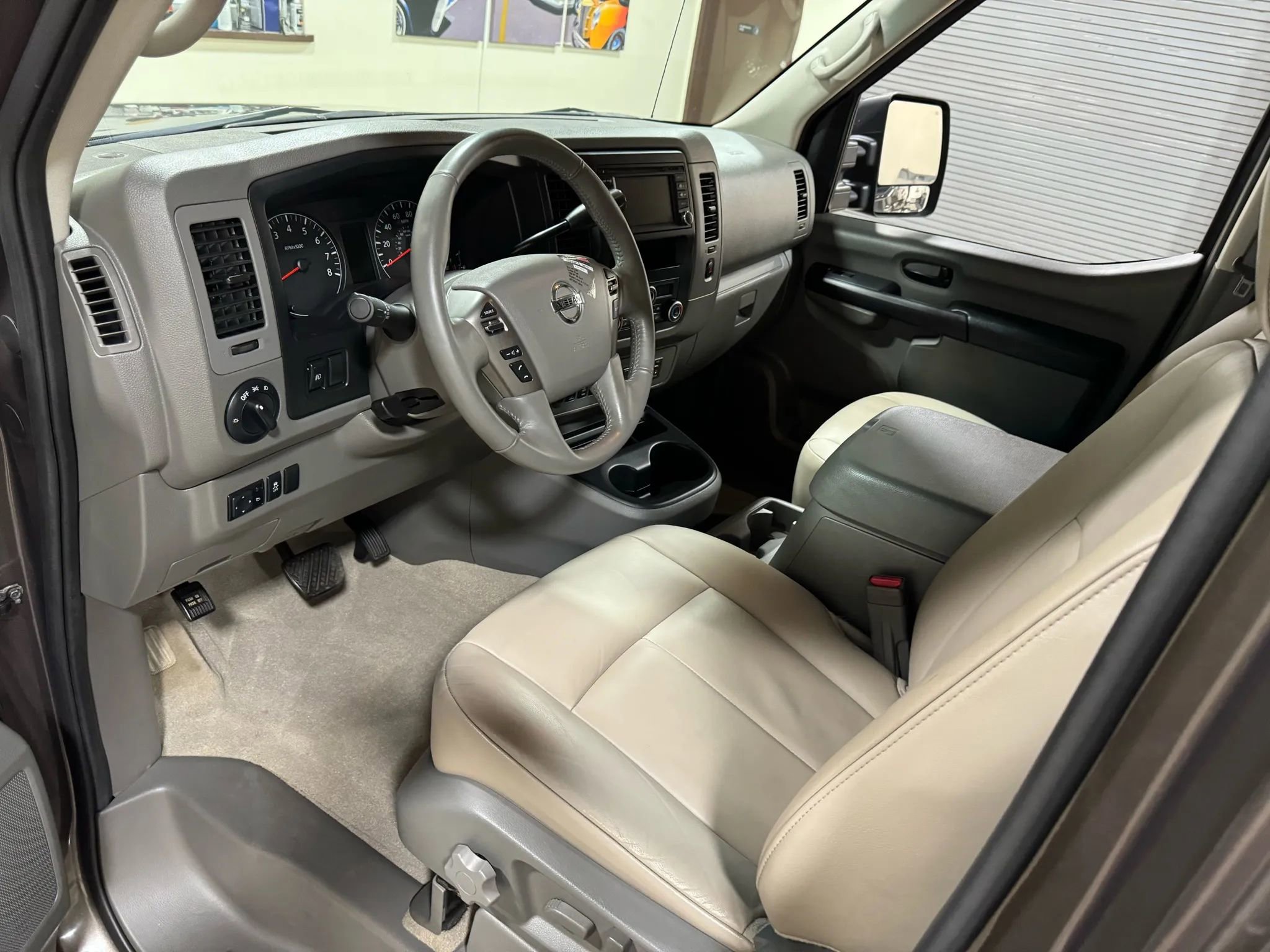 Used 2018 Nissan NV 3500 SL image 39