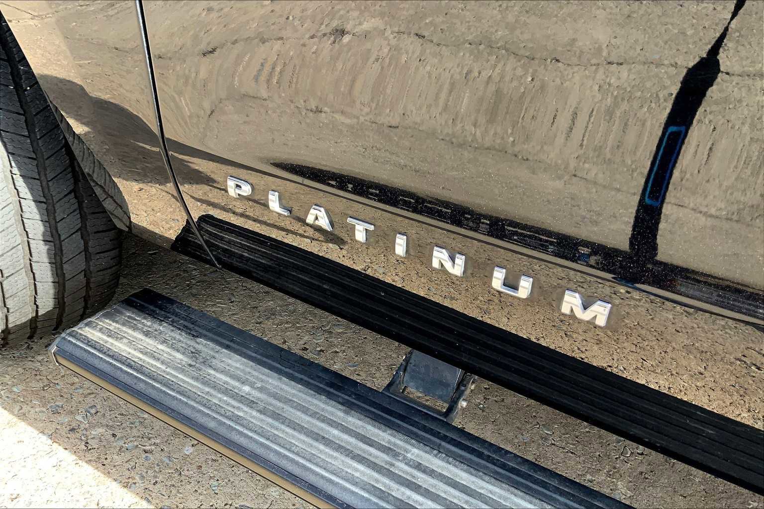 Used 2020 Ford Expedition Platinum image 32