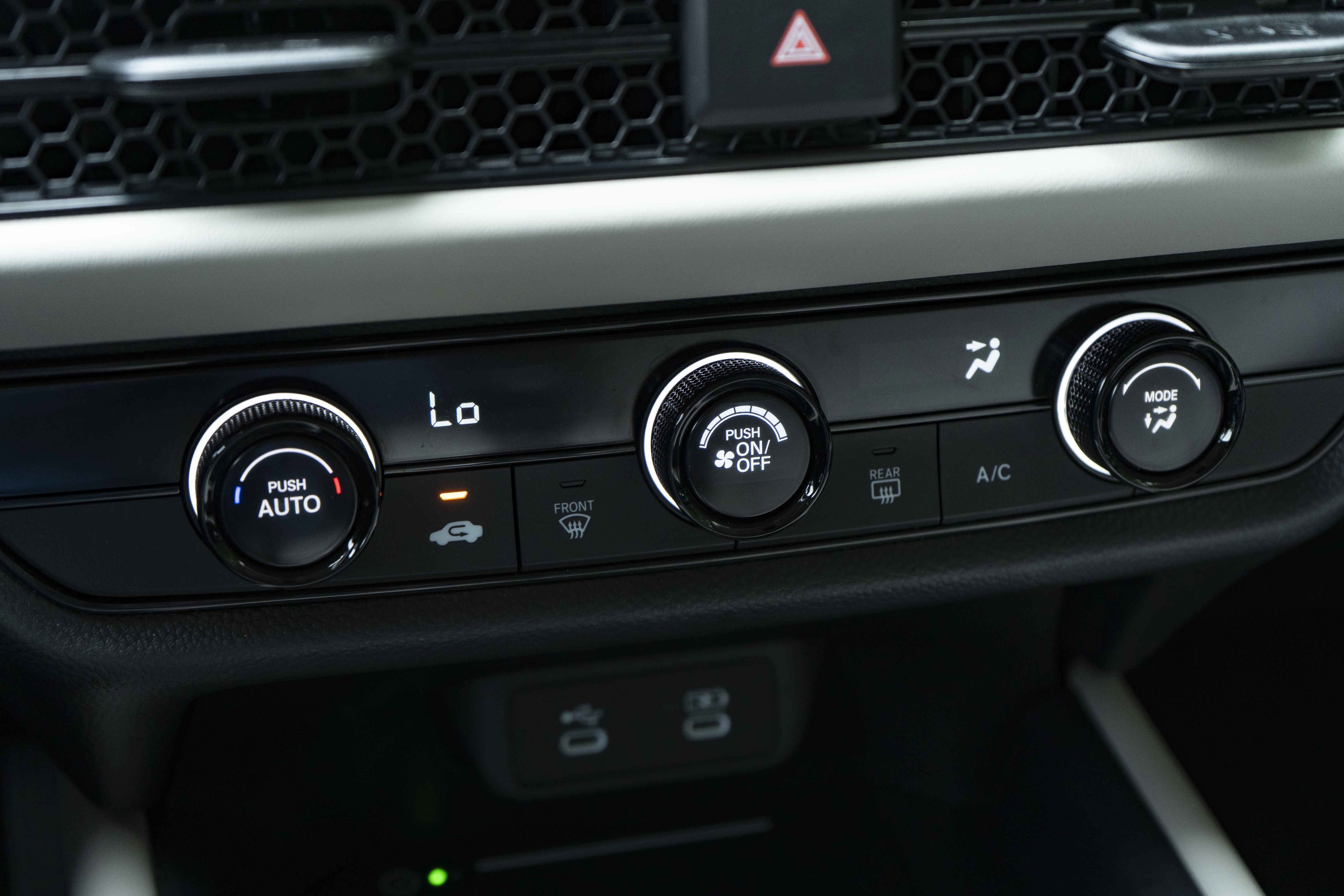 Certified 2026 Honda HR-V LX image 34