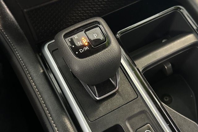 Used 2024 Nissan Pathfinder SV FWD image 25