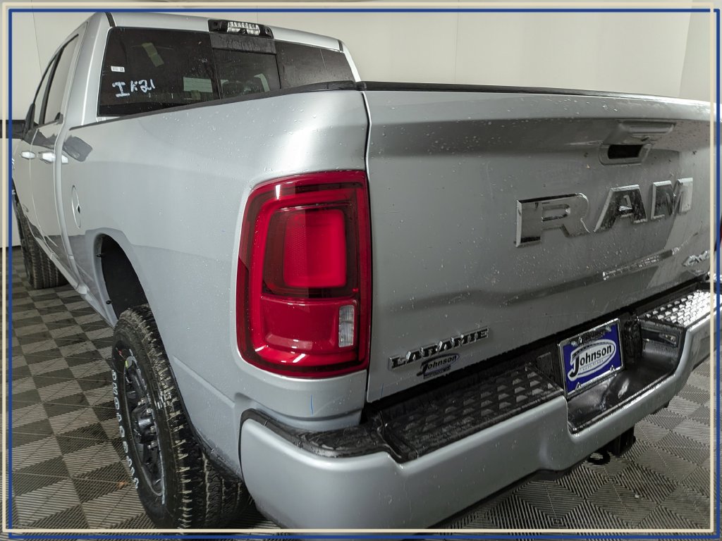 New 2026 RAM 2500 Laramie AWD/4WD image 12