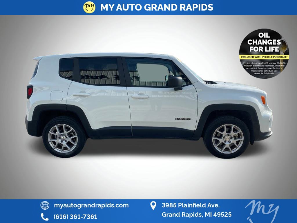 Used 2023 Jeep Renegade Latitude AWD/4WD image 4