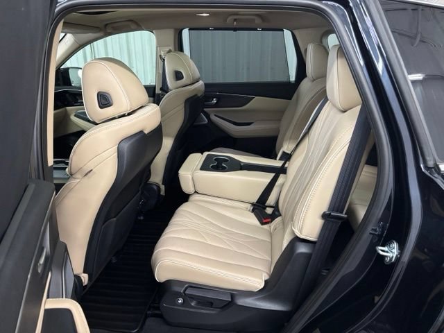 Certified 2025 Acura MDX w/ Advance Package AWD/4WD image 14
