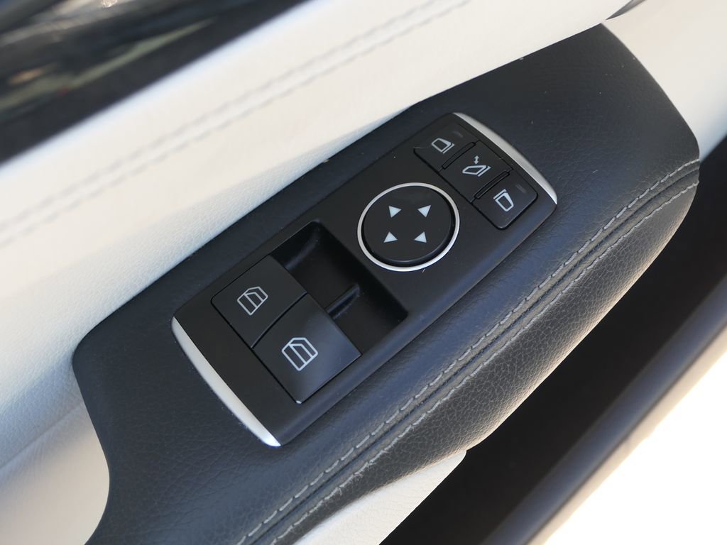 Used 2019 Mercedes-Benz SL 550 image 14