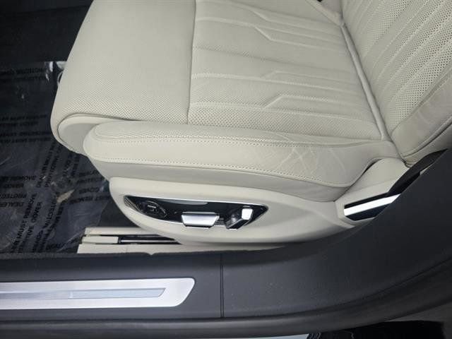 New 2025 Audi A8 L 3.0T image 28