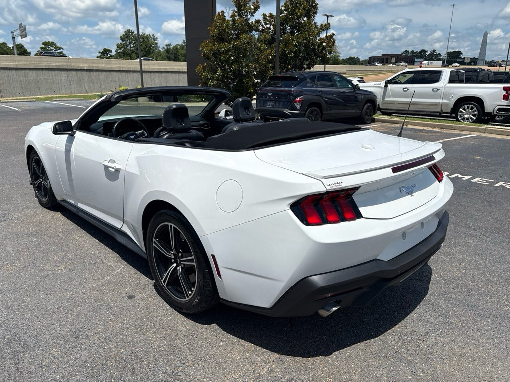 Used 2025 Ford Mustang Premium RWD image 12