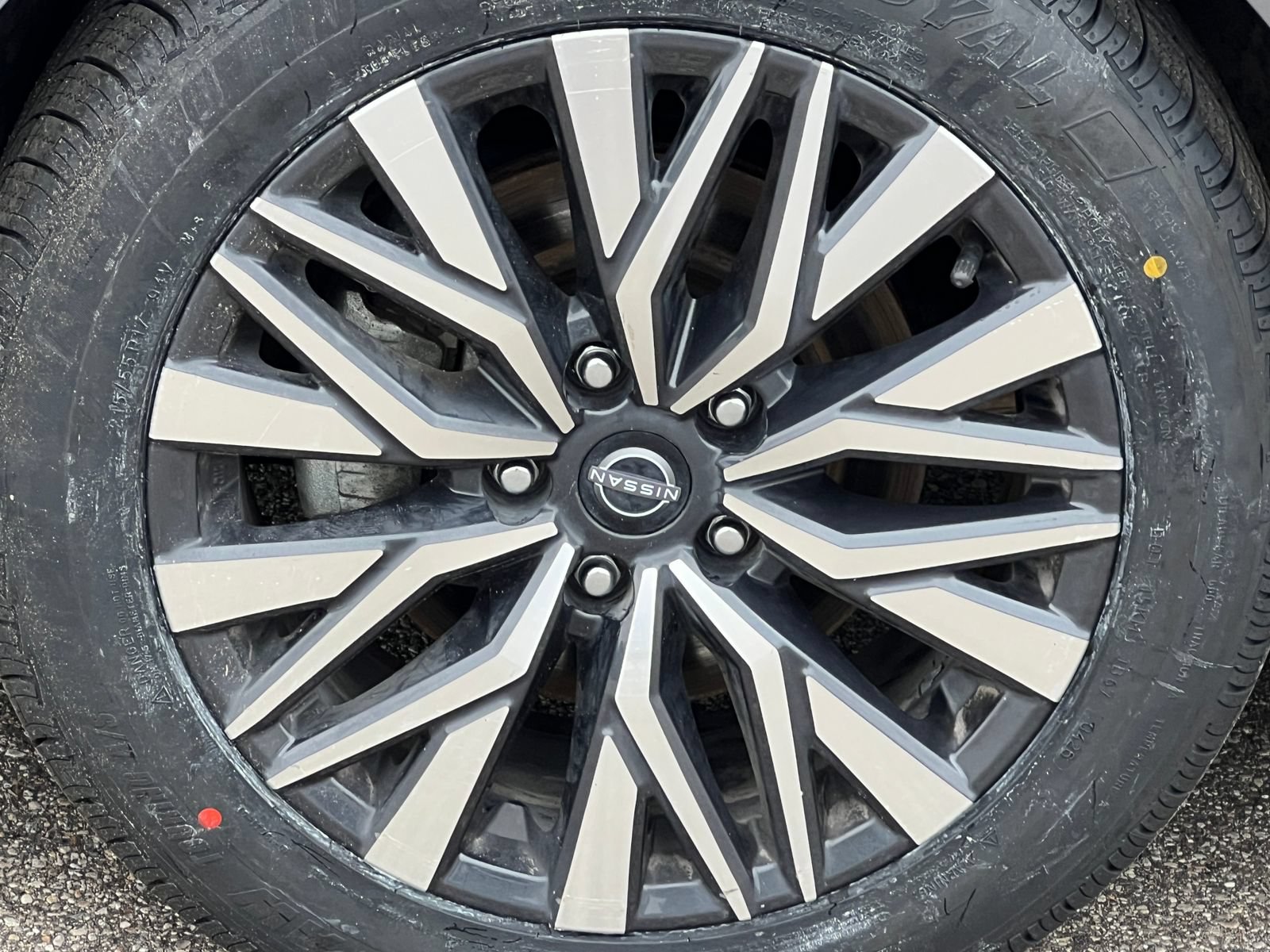 Used 2024 Nissan Altima 2.5 SV FWD image 6