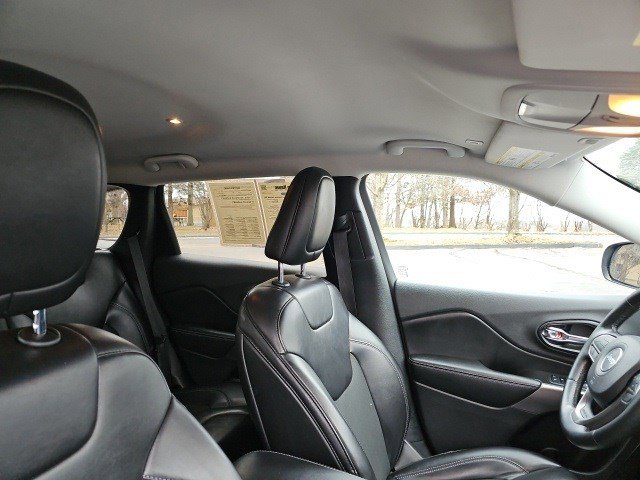 Used 2019 Jeep Cherokee Latitude Plus w/ Cold Weather Group image 13