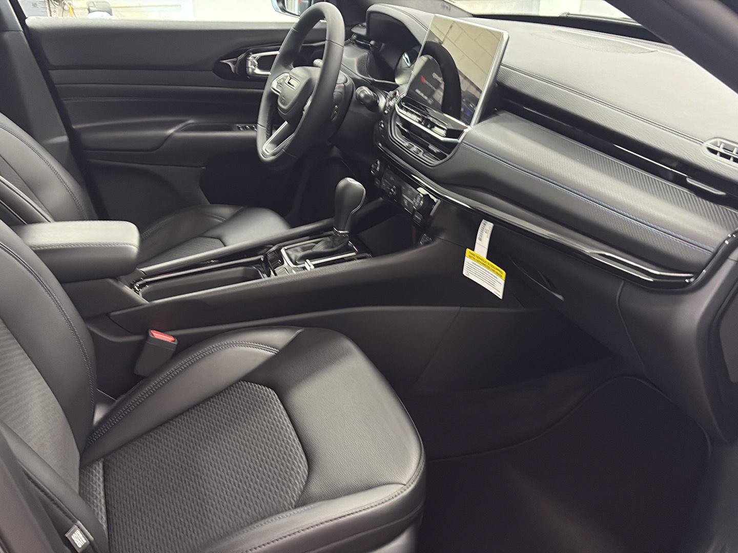 New 2026 Jeep Compass Latitude AWD/4WD image 21