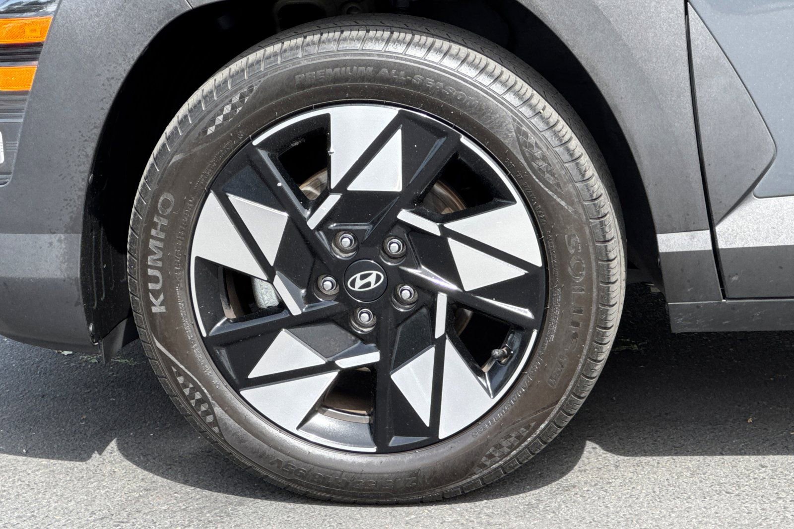 Used 2024 Hyundai Kona SEL FWD image 31