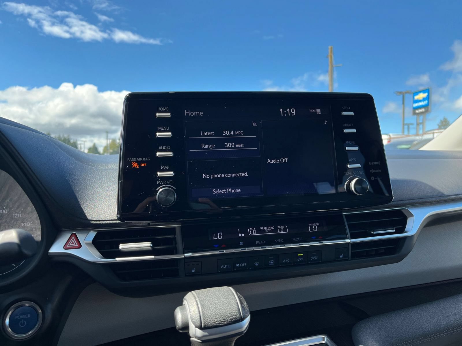 Used 2023 Toyota Sienna XLE FWD image 16