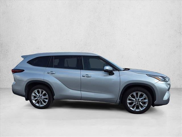 Certified 2024 Toyota Highlander Limited AWD/4WD image 4