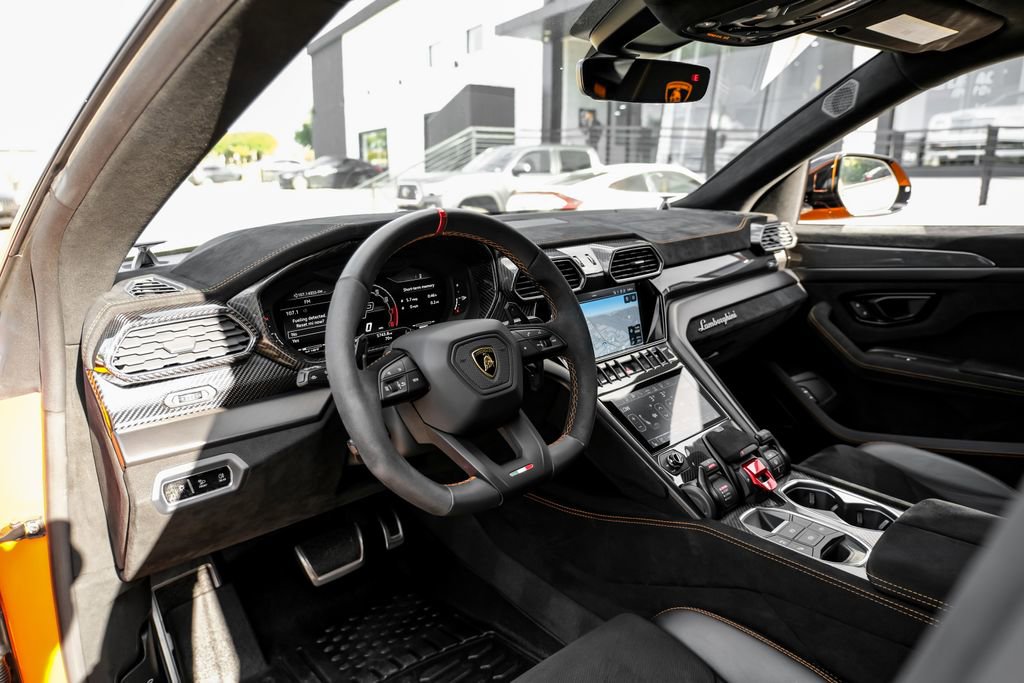 Used 2023 Lamborghini Urus Performante image 5
