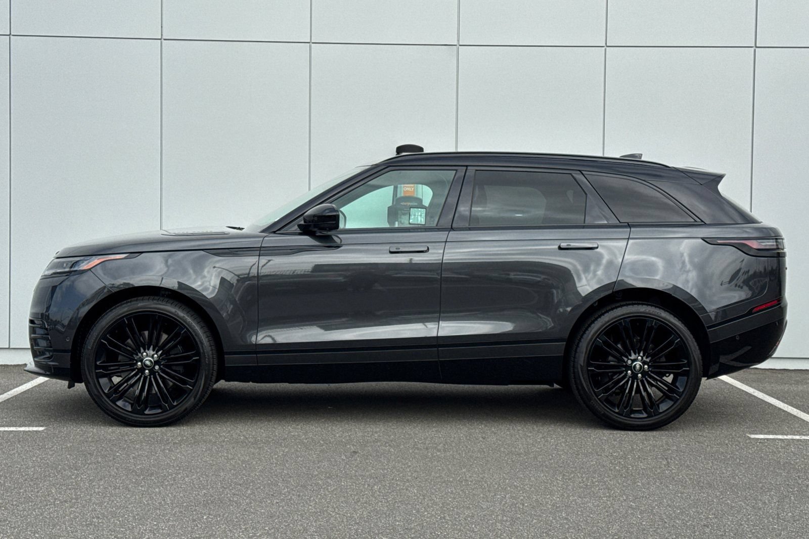Certified 2026 Land Rover Range Rover Velar Dynamic SE AWD/4WD image 2