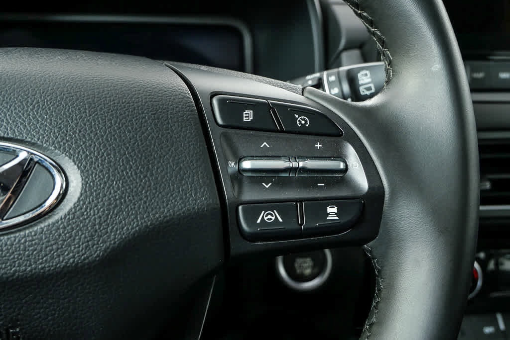 Used 2022 Hyundai Kona Limited image 12