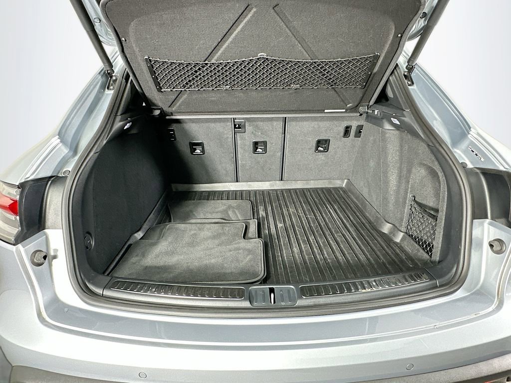 Certified 2023 Porsche Macan S AWD/4WD image 28
