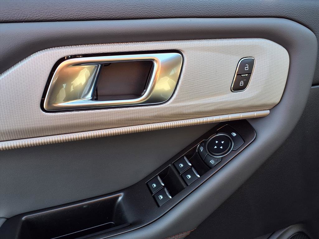New 2026 Ford Explorer Active w/ Active Comfort Package image 11