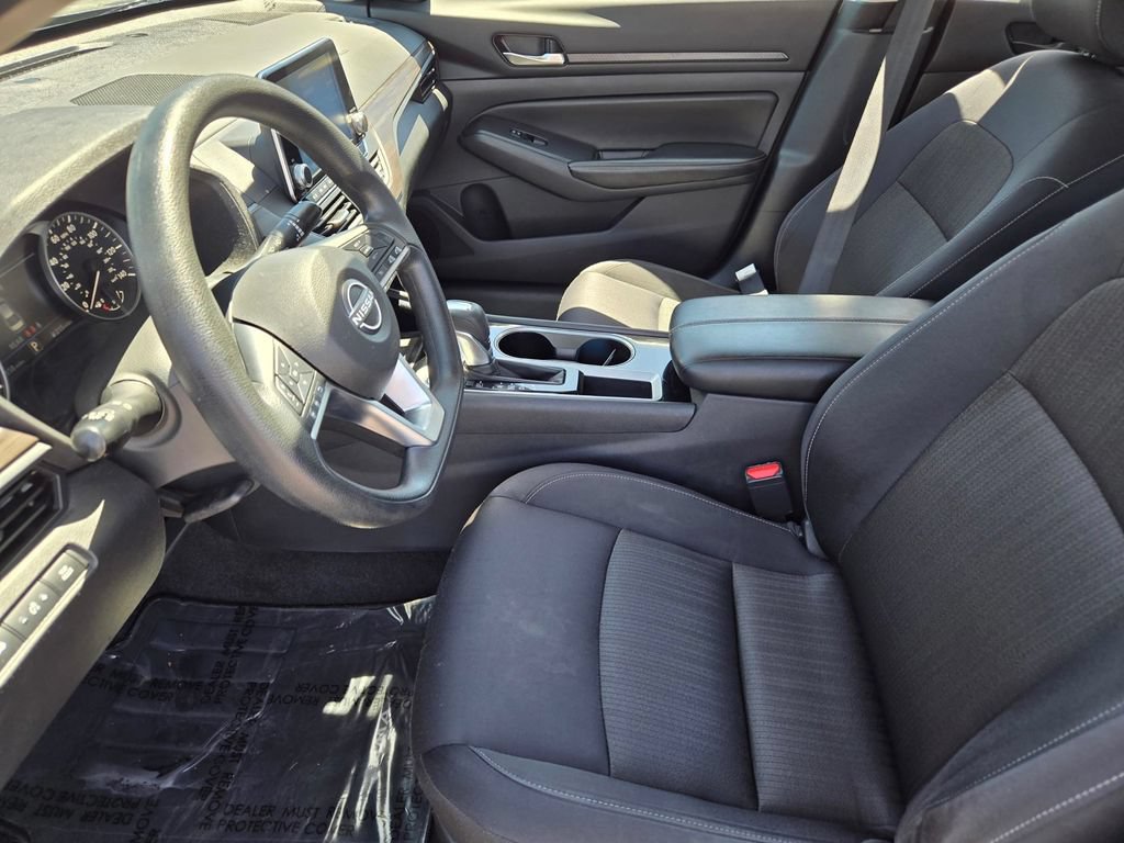 Used 2024 Nissan Altima 2.5 SV FWD image 19