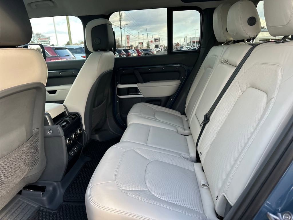 Used 2024 Land Rover Defender 110 S image 16