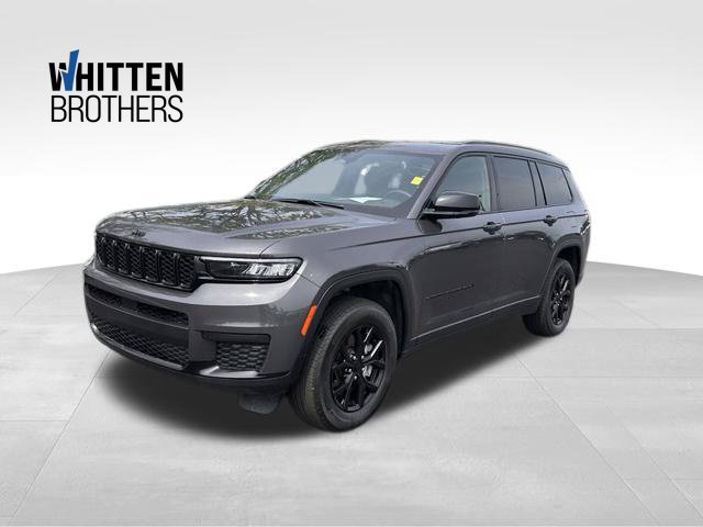 Used 2025 Jeep Grand Cherokee L Laredo AWD/4WD image 1