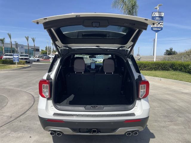 Used 2022 Ford Explorer Platinum w/ Equipment Group 601A AWD/4WD image 28