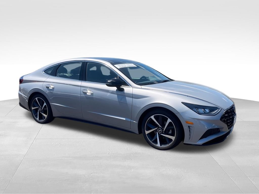 Used 2023 Hyundai Sonata SEL Plus FWD image 3