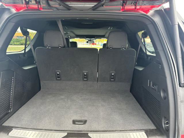 Used 2023 Chevrolet Suburban RST w/ Luxury Package image 9