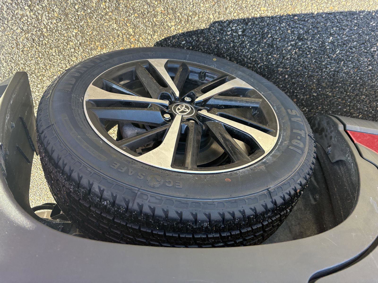 Used 2023 Toyota Corolla Cross XSE w/ Convenience Package image 21