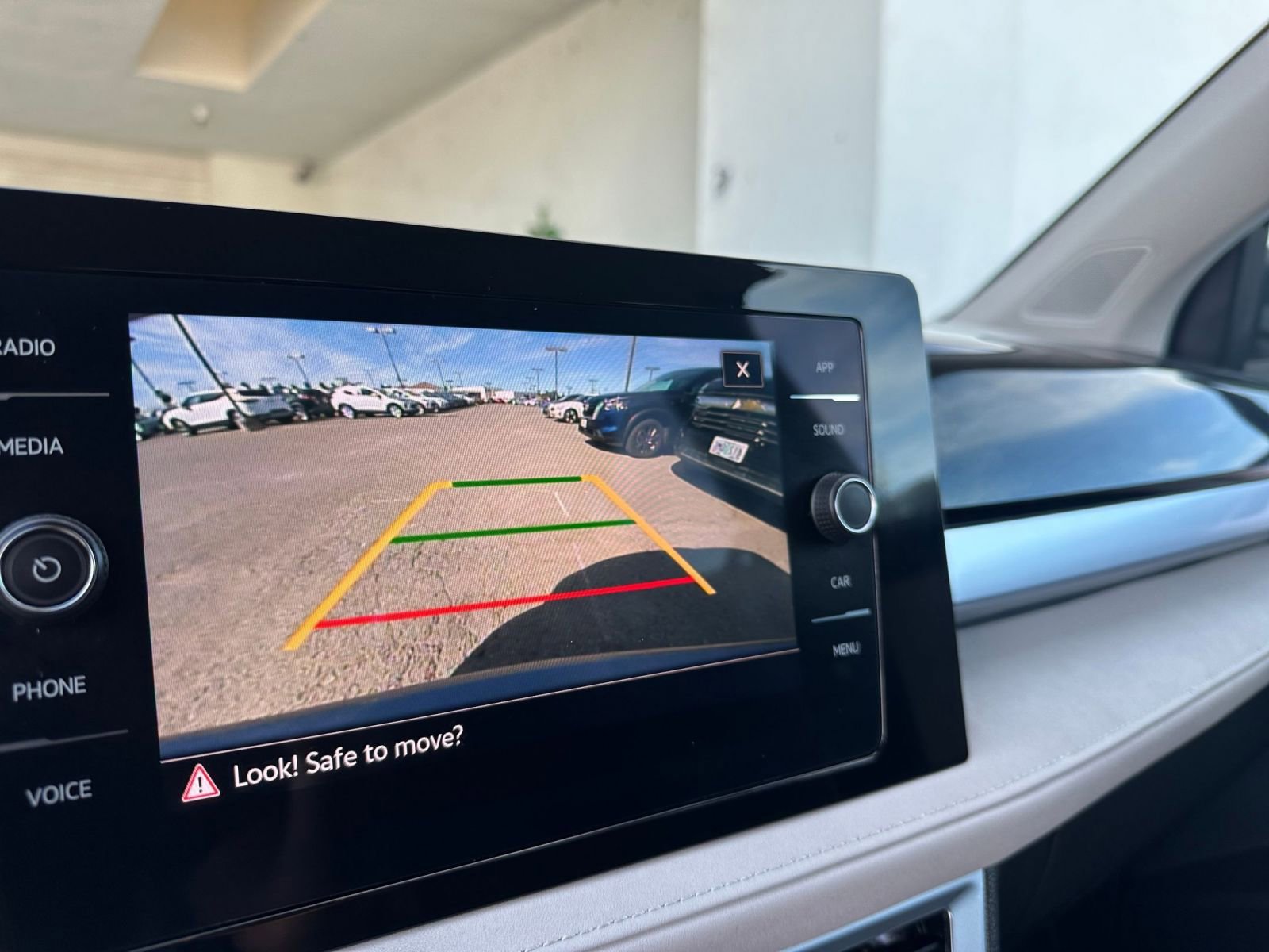 Used 2025 Volkswagen Taos SE image 24