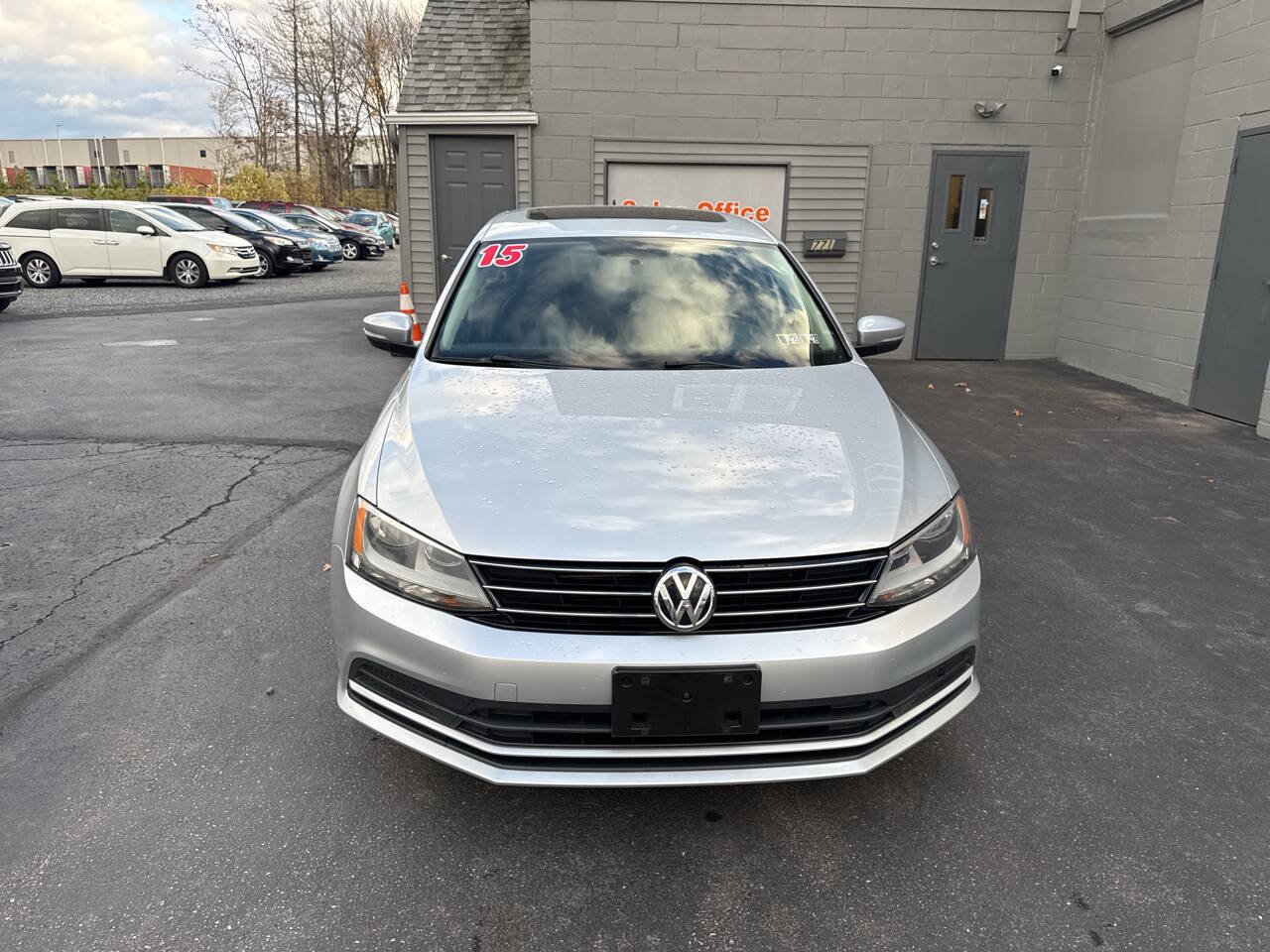 Used 2015 Volkswagen Jetta Sport FWD image 2