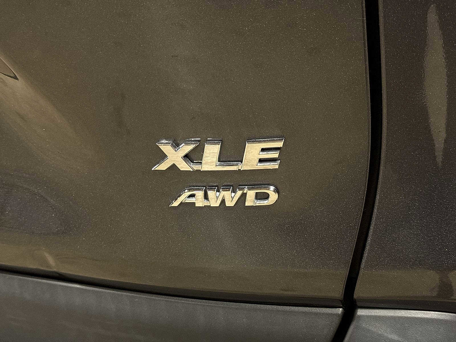 Used 2022 Toyota RAV4 XLE w/ Carpet Mat Package (TMS) AWD/4WD image 26