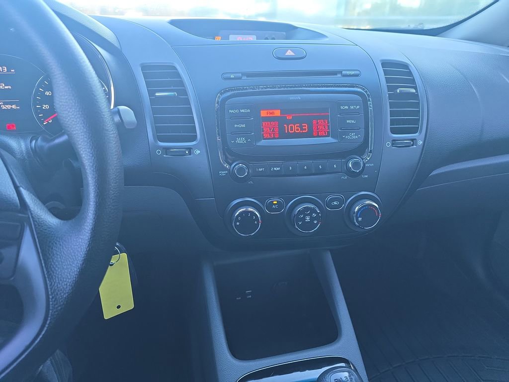 Used 2018 Kia Forte LX image 16