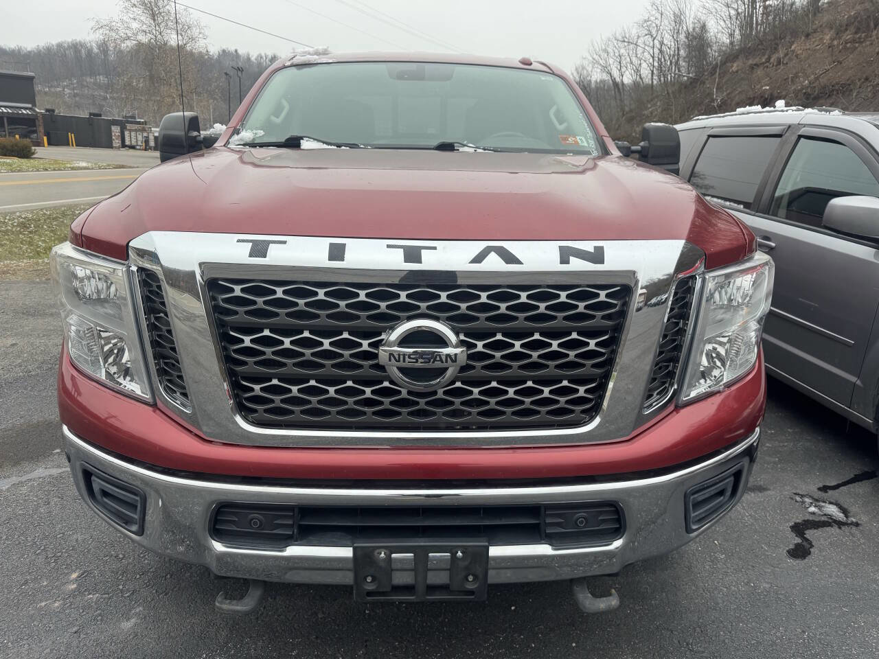 Used 2018 Nissan Titan SV w/ SV Convenience Package image 2