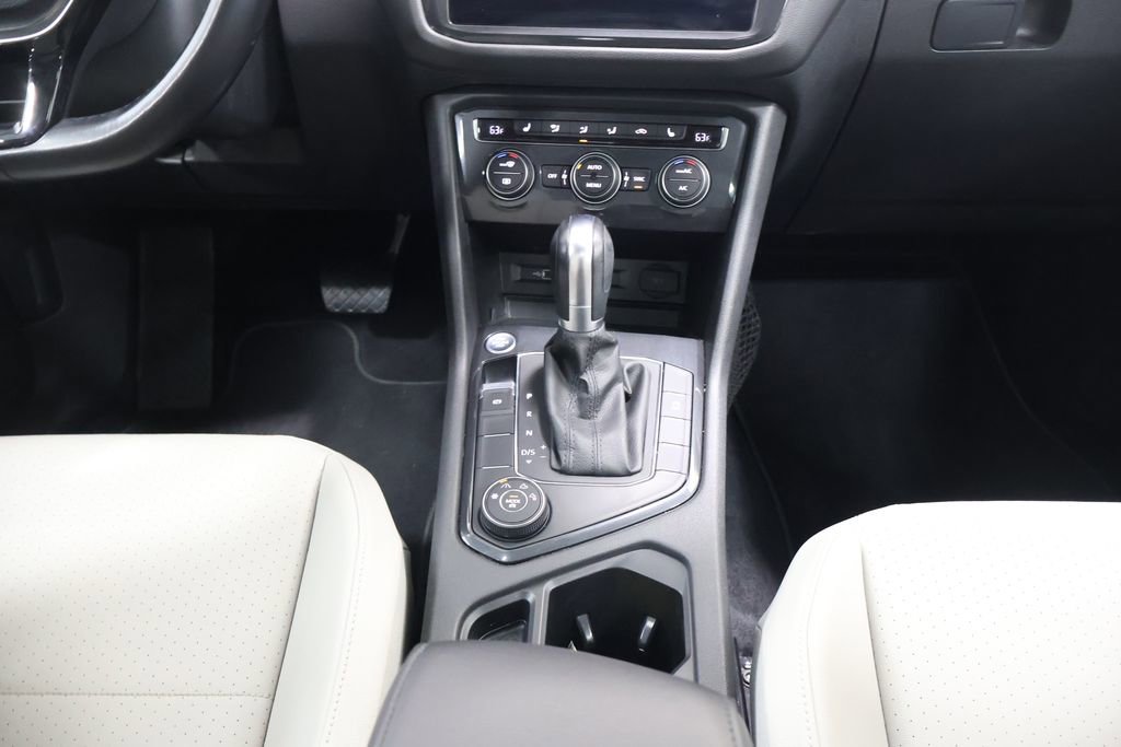 Used 2019 Volkswagen Tiguan SE w/ Panoramic Sunroof Package image 20