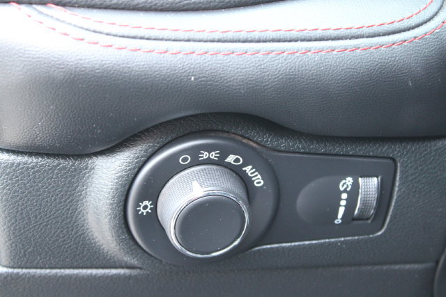 Used 2024 Dodge Durango GT RWD image 12