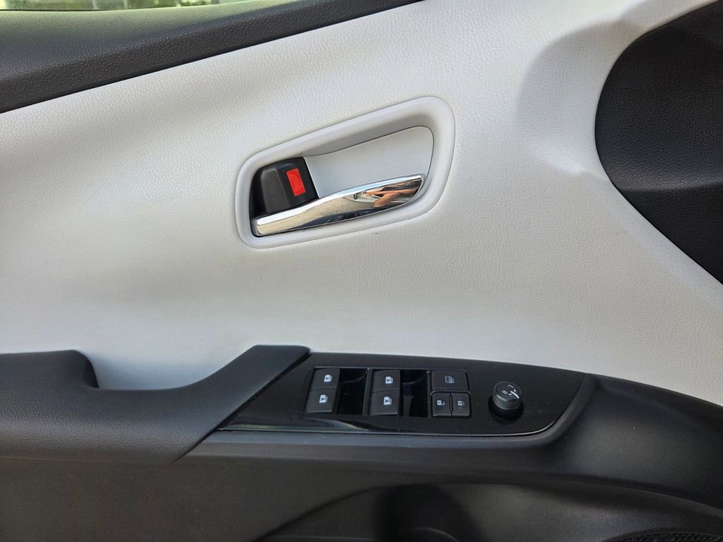 Used 2016 Toyota Prius Four image 23