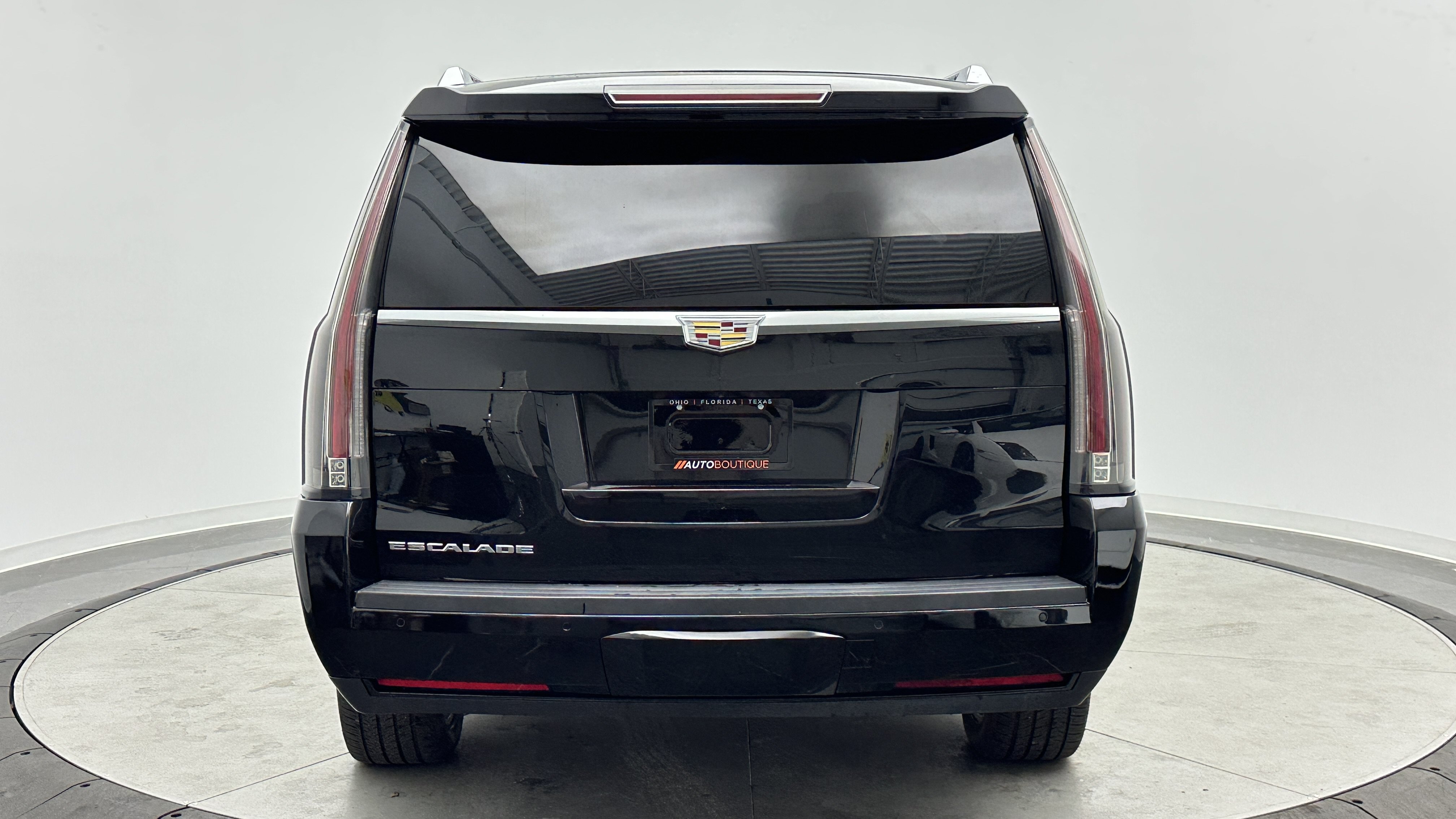 Used 2018 Cadillac Escalade ESV 4WD image 7