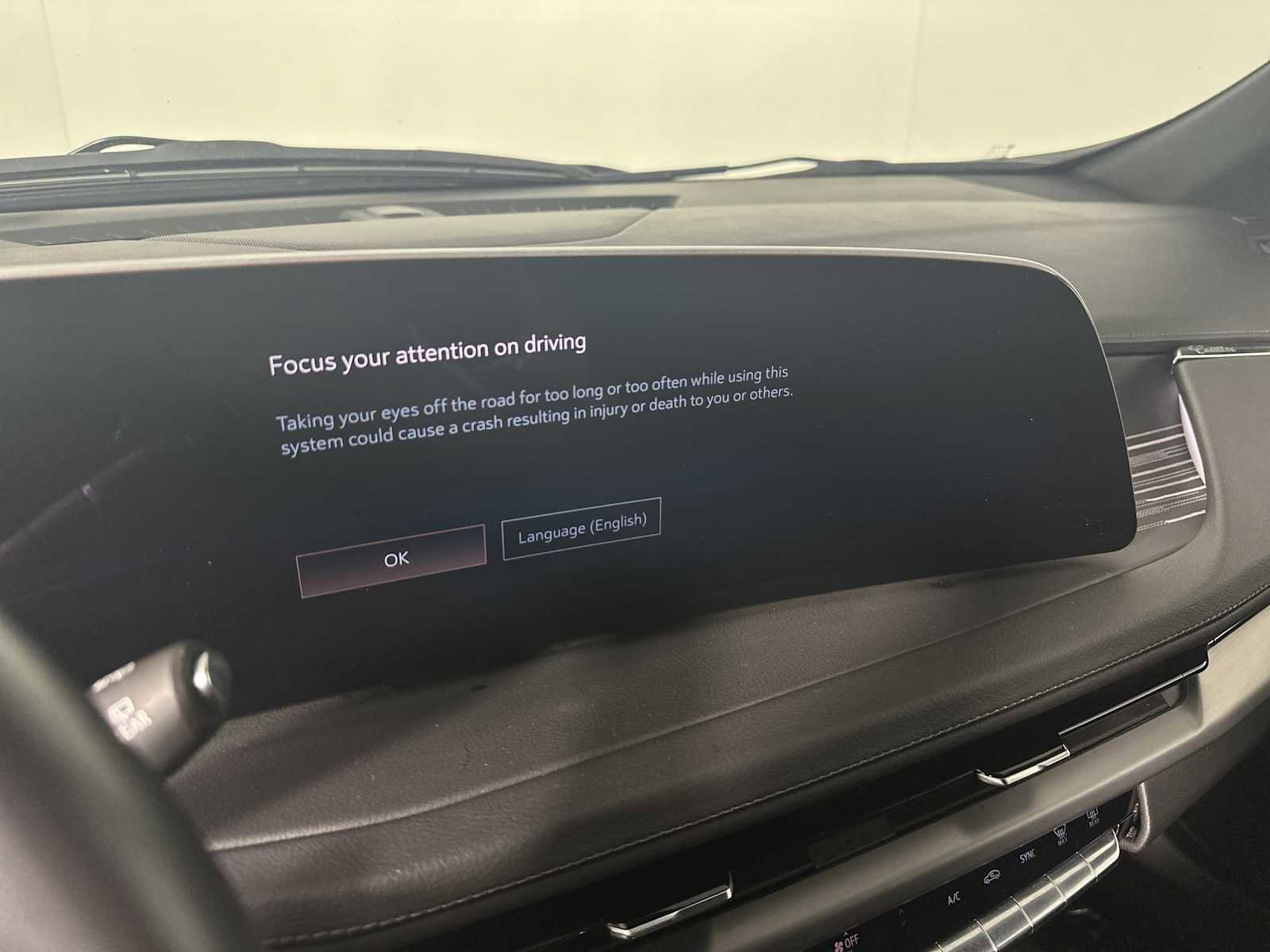 Used 2025 Cadillac XT4 Premium Luxury image 27