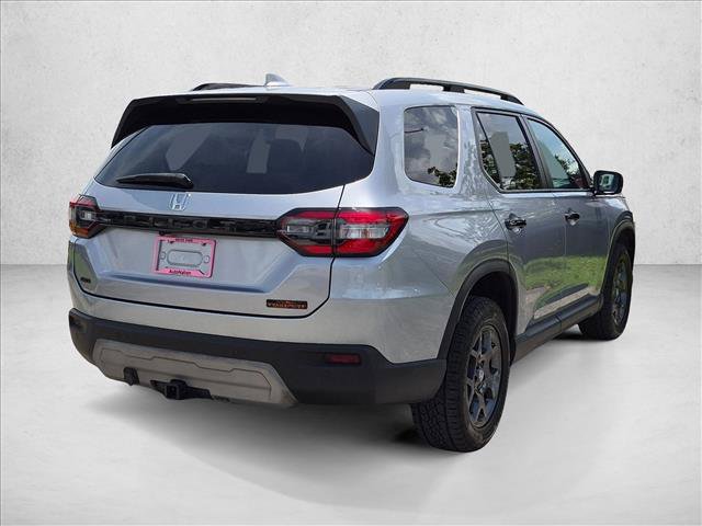 Used 2025 Honda Pilot TrailSport image 5